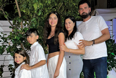 Elana Davis with her family