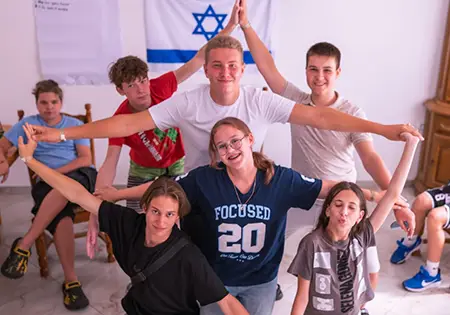 Children in Odesa making star